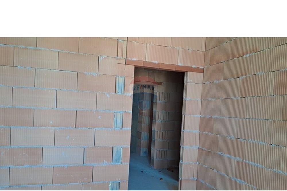 Апартамент - За продажба - гр. Варна, Област Варна, България - Спалня.jpg - 360301019-40