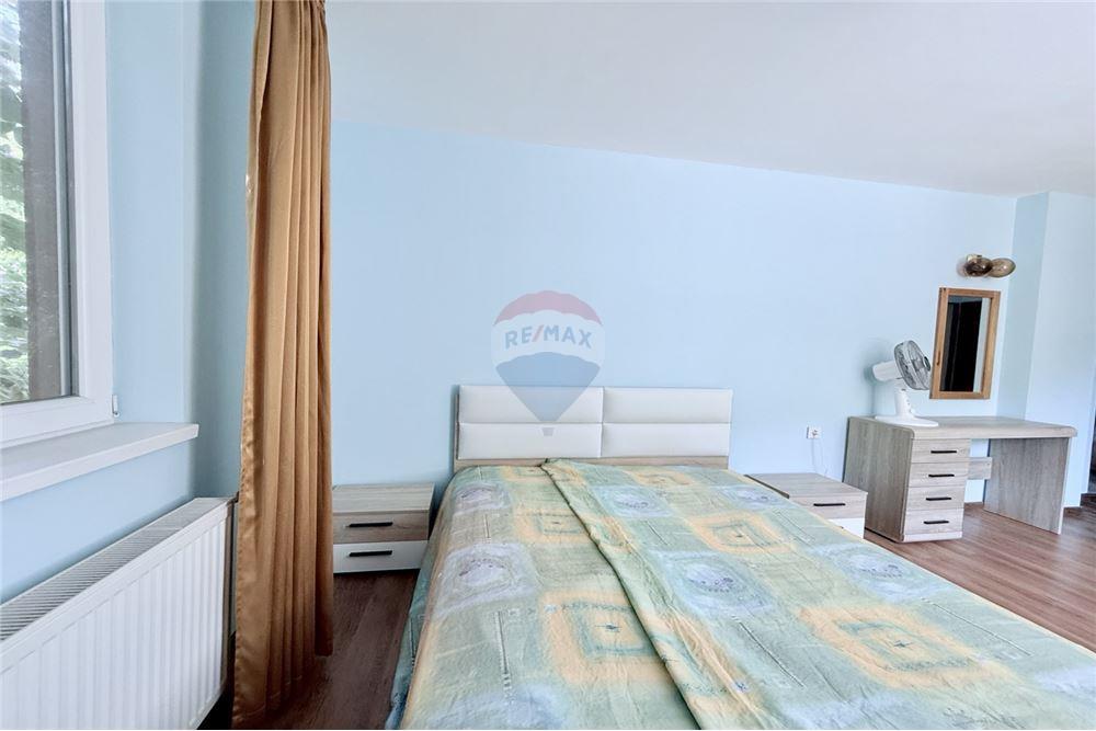 Имение - За продажба - с. Аспарухово, Област Варна, България - Седма спалня с баня и тоалетна в едно помещение към нея/ етаж 2 - Спалня - 360321025-228