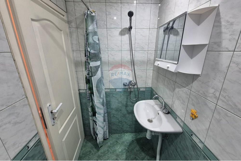 Апартамент - Под наем - гр. Варна, Област Варна, България - Изображение от WhatsApp на 2025-10-28 в 12.29.31_b8c5d240.jpg - Баня - 360511013-84