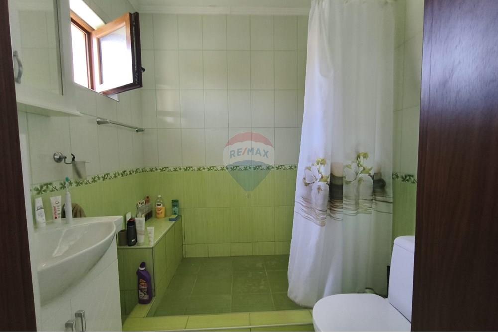 Селска къща - За продажба - с. Соколово, Област Добрич, България - баня 2-1.jpg - Друга - 360321028-130