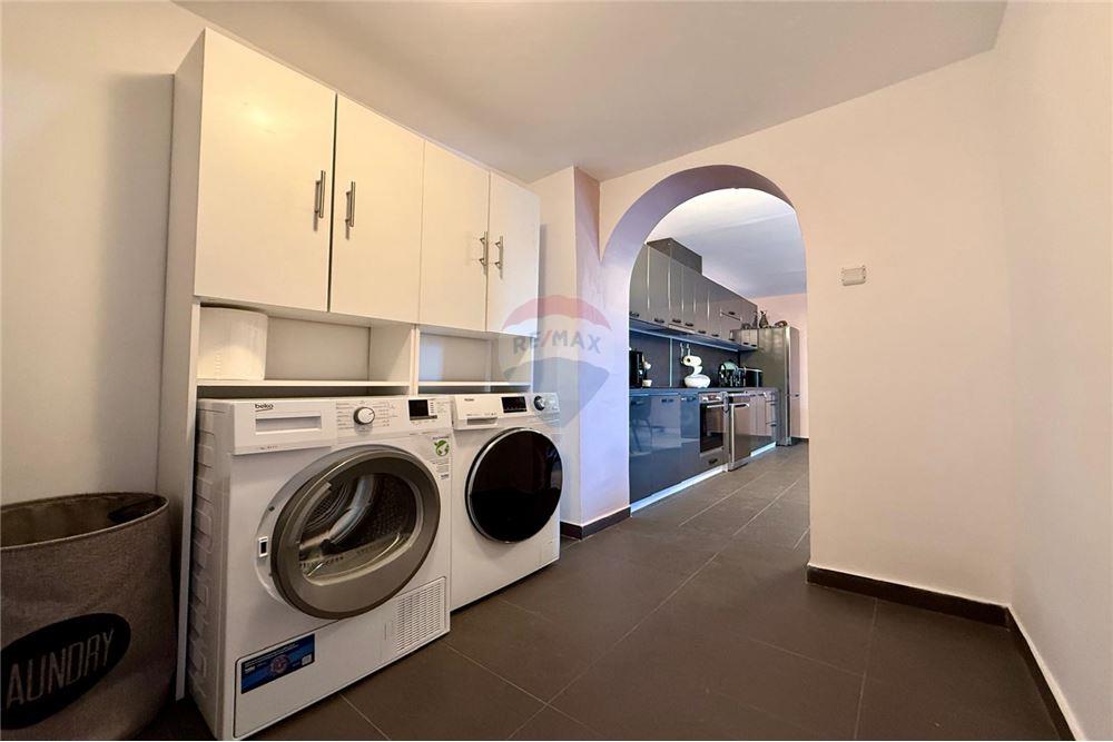 Градска къща - За продажба - гр. Балчик, Област Добрич, България - Мокро помещение - Помощно помещение - 360321025-245