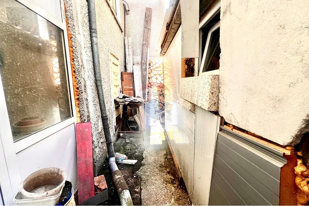 Градска къща - За продажба - гр. Габрово, Област Габрово, България - 20250428_124206378_iOS.jpg - 360431027-13