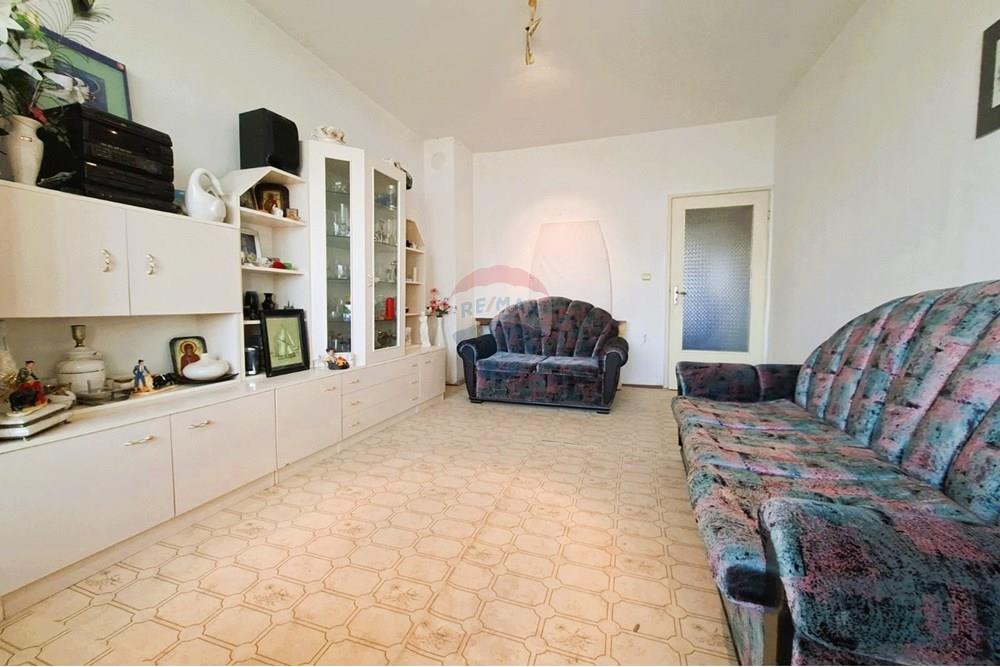 Апартамент - За продажба - гр. Варна, Област Варна, България - 01.jpg - Всекидневна - 360321001-494