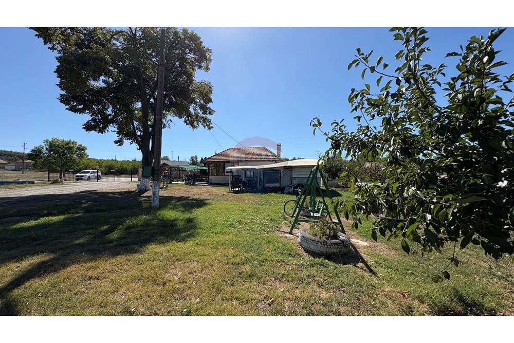 Земеделски имот - За продажба - с. Пробуда, Област Търговище, България - 1759472625746295.jpg - 360471029-9