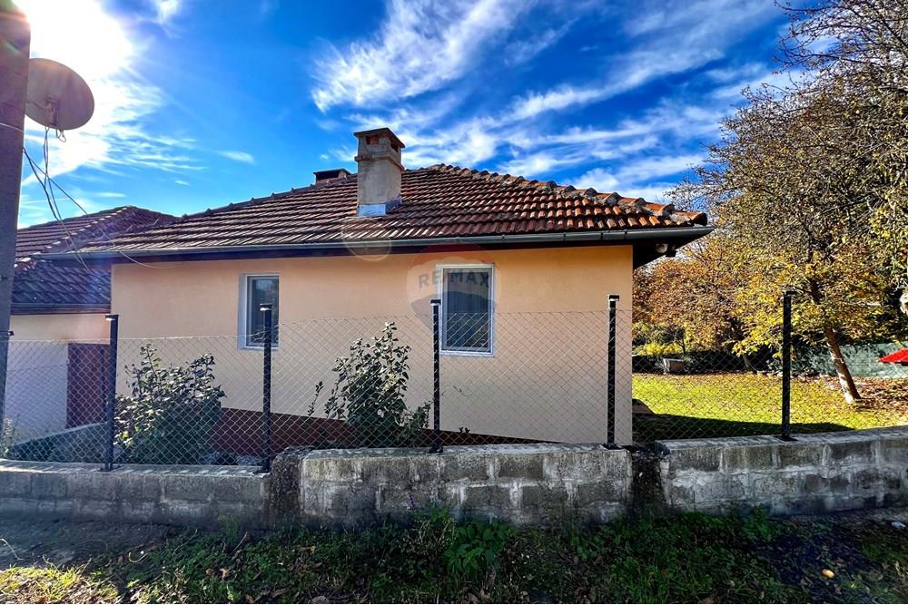 Селска къща - За продажба - с. Буйновци, Област Велико Търново, България - 20241104_082424262_iOS.jpg - 360431001-616