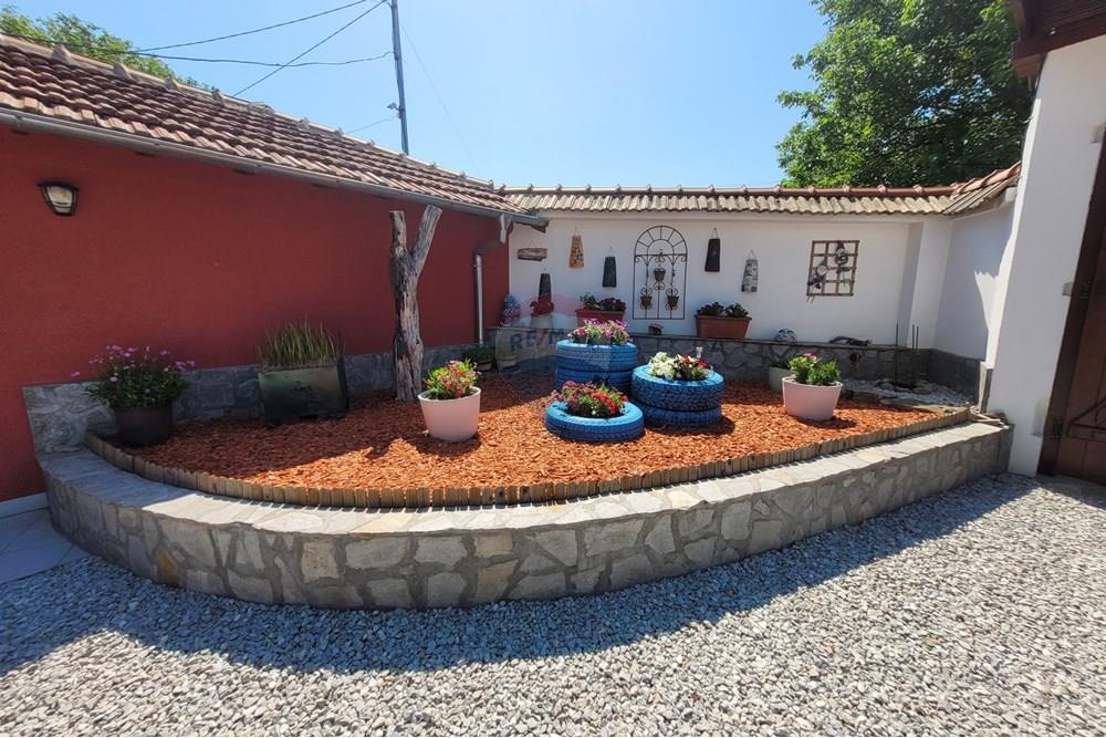 Селска къща - За продажба - с. Поликраище, Област Велико Търново, България - 20250604_110929.jpg - 360431001-496