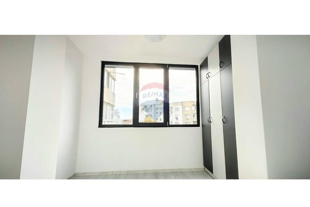 Апартамент - За продажба - гр. Варна, Област Варна, България - viber_изображение_2025-10-29_15-32-34-511.jpg - Спалня - 360511010-93