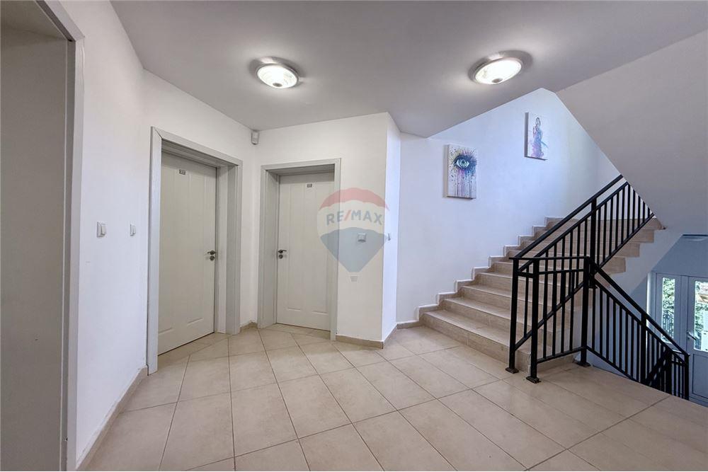 Апартамент - Под наем - гр. Балчик, Област Добрич, България - Аранжиран двор с басейн/ Общи части - Двор - 360321025-232