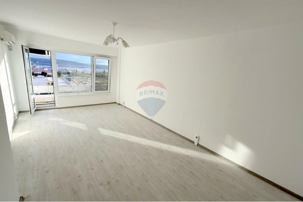 Byt - Na predaj - гр. Варна, Област Варна, България - viber_изображение_2025-10-27_11-47-34-396.jpg - Obývačka - 360511003-309