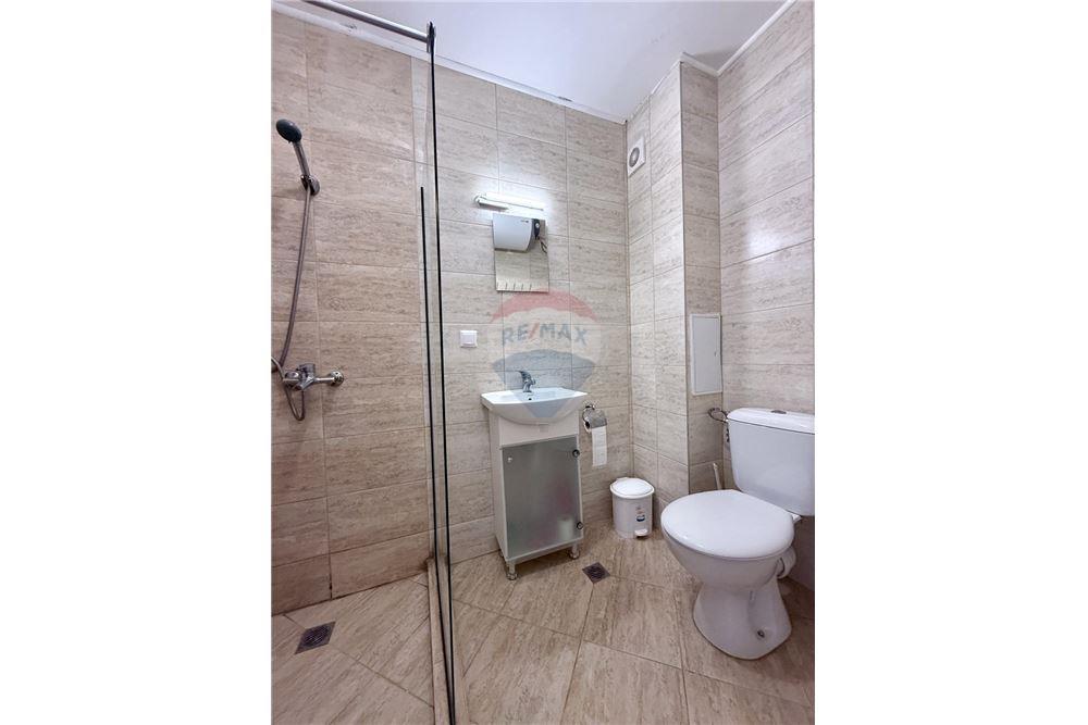 Апартамент - Под наем - гр. Балчик, Област Добрич, България - Баня и тоалетна в едно помещение - Баня - 360321025-232