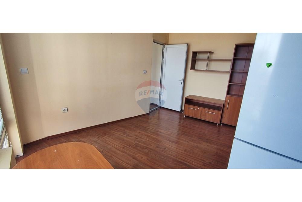 Апартамент - Под наем - гр. Варна, Област Варна, България - всекидневна 3.jpg - Всекидневна - 360321028-134