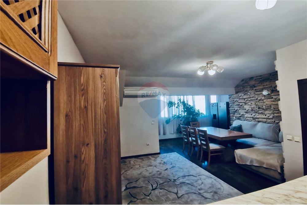 Апартамент - Под наем - гр. Варна, Област Варна, България - Слънчева всекидневна и трапезария с кухненски бокс  и изход към закрита оборудвана тераса /северозападна - Всекидневна/Трапезария - 360321025-248