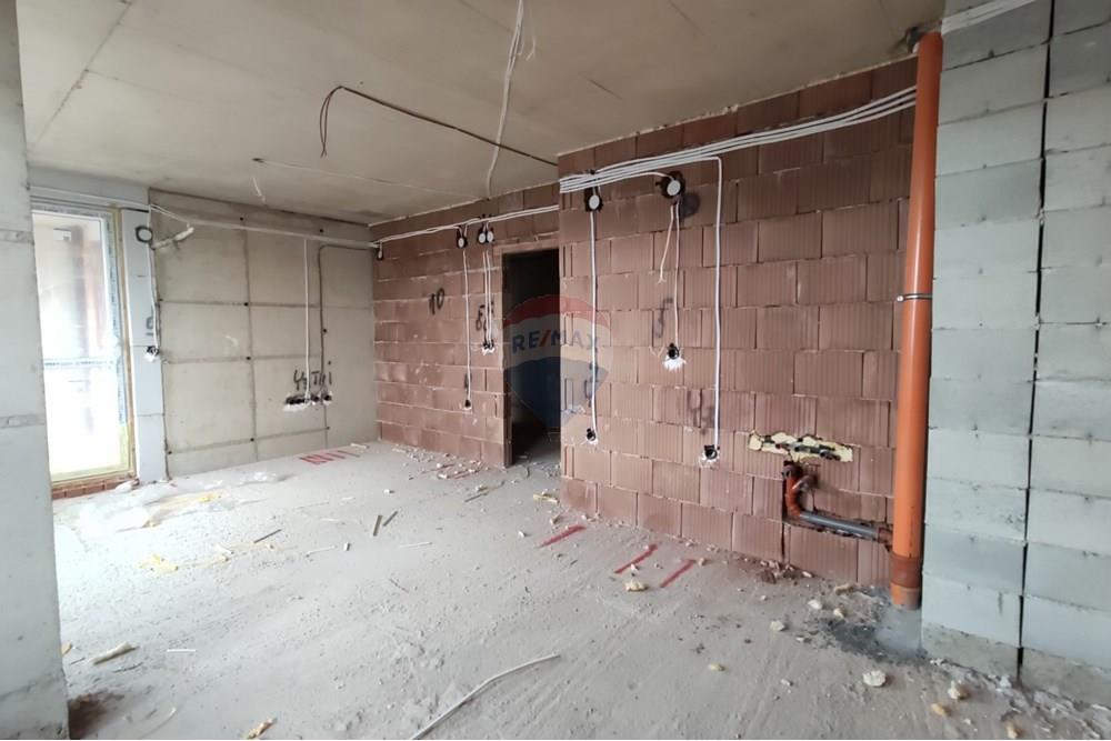 公寓/单元房 - 待售 - гр. Варна, Област Варна, България - viber_изображение_2025-10-28_14-26-50-335.jpg - 客厅 - 360511015-16