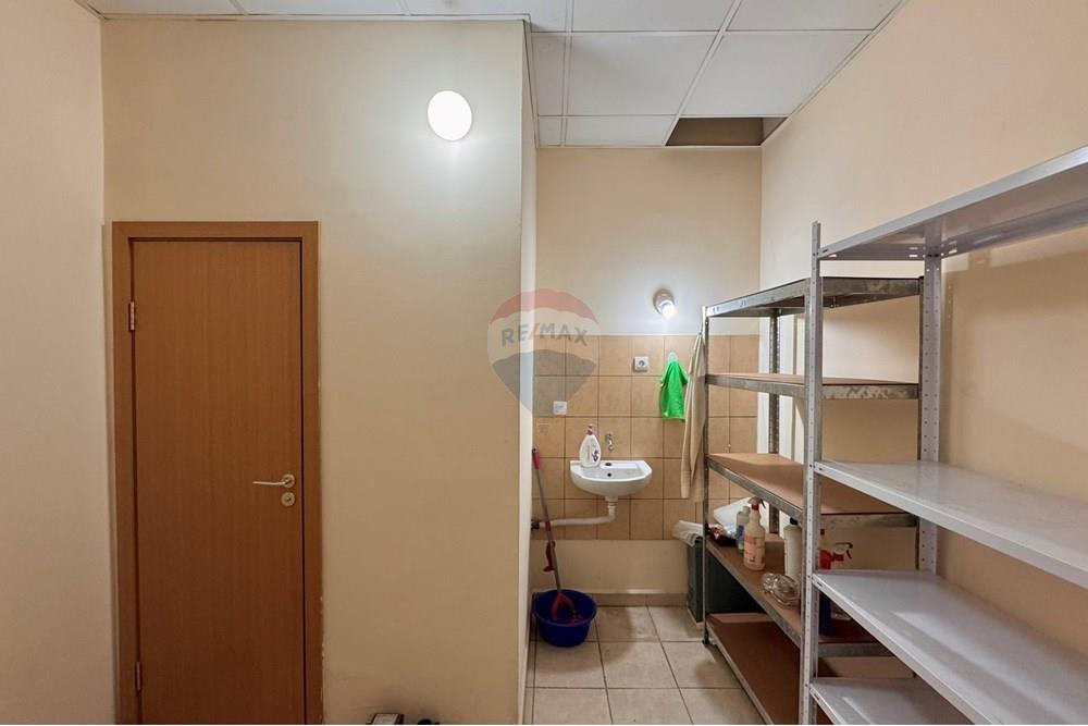 Търговски обект/Магазин - Под наем - гр. Русе, Област Русе, България - FullSizeRender.JPEG - 360451029-68