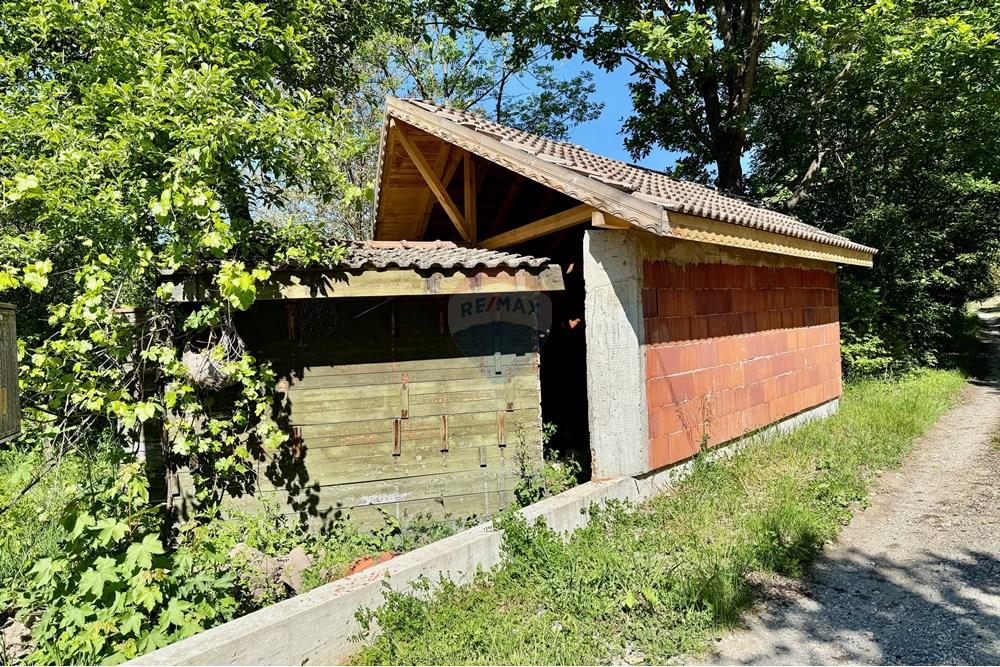 Селска къща - За продажба - с. Кръвеник, Област Габрово, България - 20250519_071001965_iOS.jpg - 360431001-637