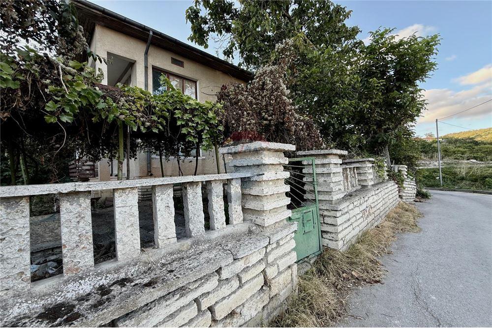 Градска къща - За продажба - гр. Балчик, Област Добрич, България - Лице към улица - Друга - 360321025-243