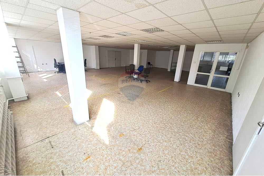 Индустриална сграда - Под наем - гр. Русе, Област Русе, България - 20251021_135500.JPG - 360451036-38