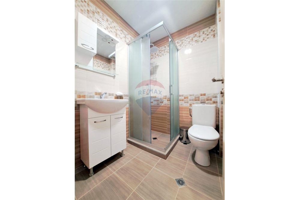 Condo/Apartment - For Rent/Lease - Varna, Varna, Bulgaria - Баня с тоалет  - Bathroom - 360511002-980