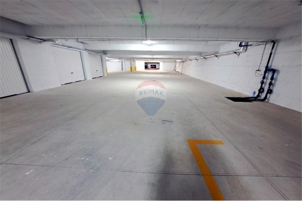 Condo/Apartment - For Rent/Lease - Varna, Varna, Bulgaria - Garage - 360511002-980