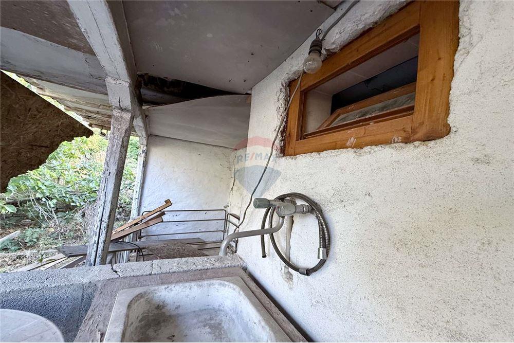 Селска къща - За продажба - с. Кранево, Област Добрич, България - Стара каменна еднофамилна къща на един етаж - Вътрешен двор - 360321025-231