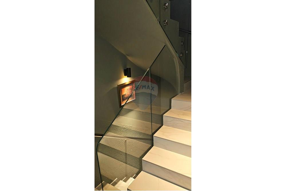 Вила - За продажба - гр. Балчик, Област Добрич, България - стълбище 1.jpg - Спалня - 360321028-120