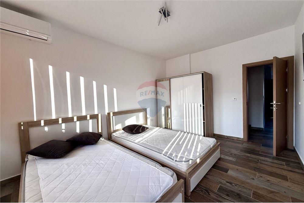 Апартамент - За продажба - гр. Балчик, Област Добрич, България - Първа спалня с излаз към открита обща тераса /запад/ - Спалня - 360321025-235