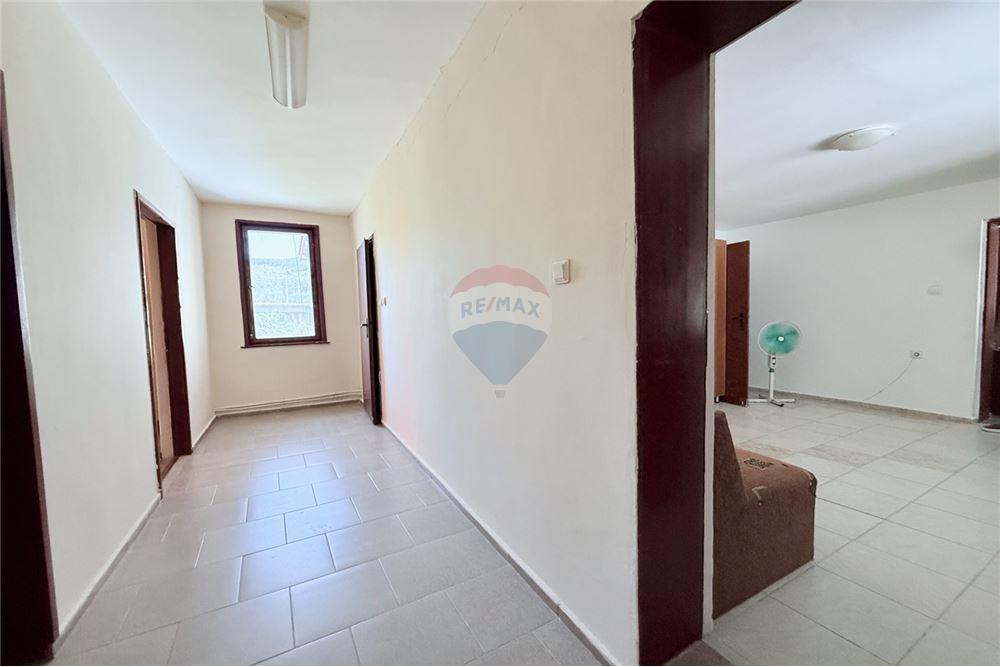 Имение - За продажба - с. Аспарухово, Област Варна, България - Фоайе/ етаж 2 - Фоайе - 360321025-228