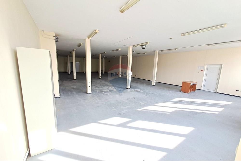 Индустриална сграда - Под наем - гр. Русе, Област Русе, България - 20251021_140716.JPG - 360451036-38