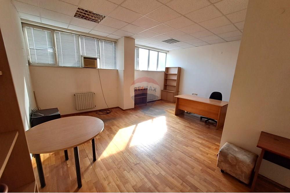 Индустриална сграда - Под наем - гр. Русе, Област Русе, България - 20251021_141227.JPG - 360451036-38