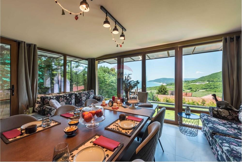 Вила - За продажба - гр. Балчик, Област Добрич, България - всекидневна 1.jpg - Всекидневна/Трапезария - 360321028-120