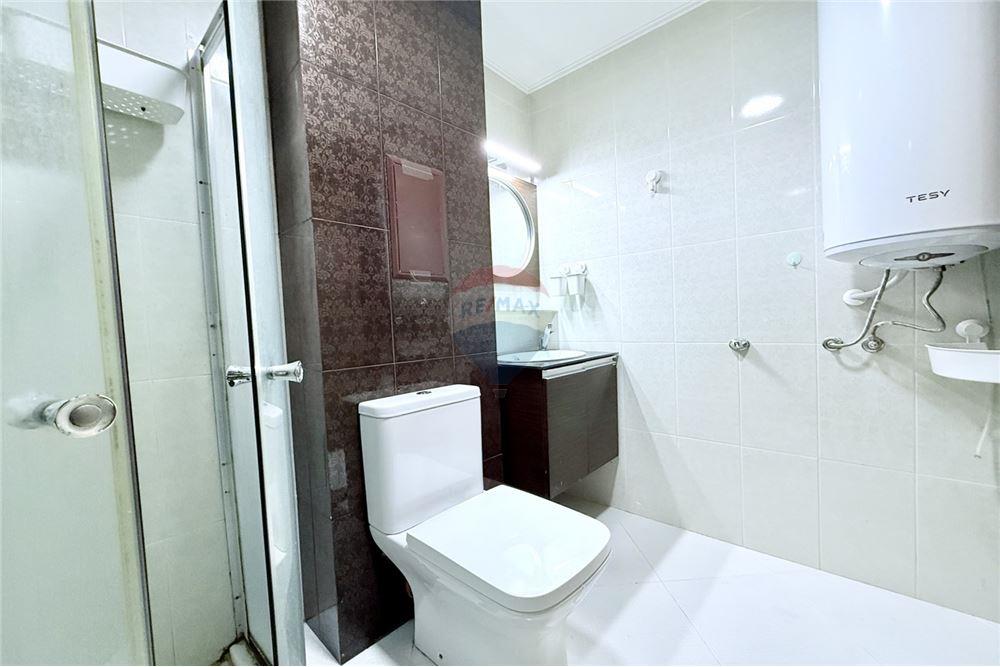 Апартамент - Под наем - к.к. Чайка, Област Варна, България - Баня и тоалет в едно помещение - Баня - 360321025-242