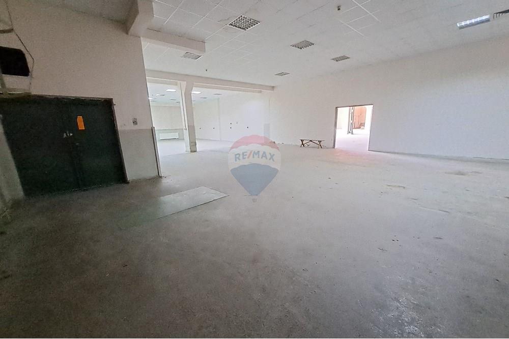 Индустриална сграда - Под наем - гр. Русе, Област Русе, България - 20251021_140800.JPG - 360451036-38