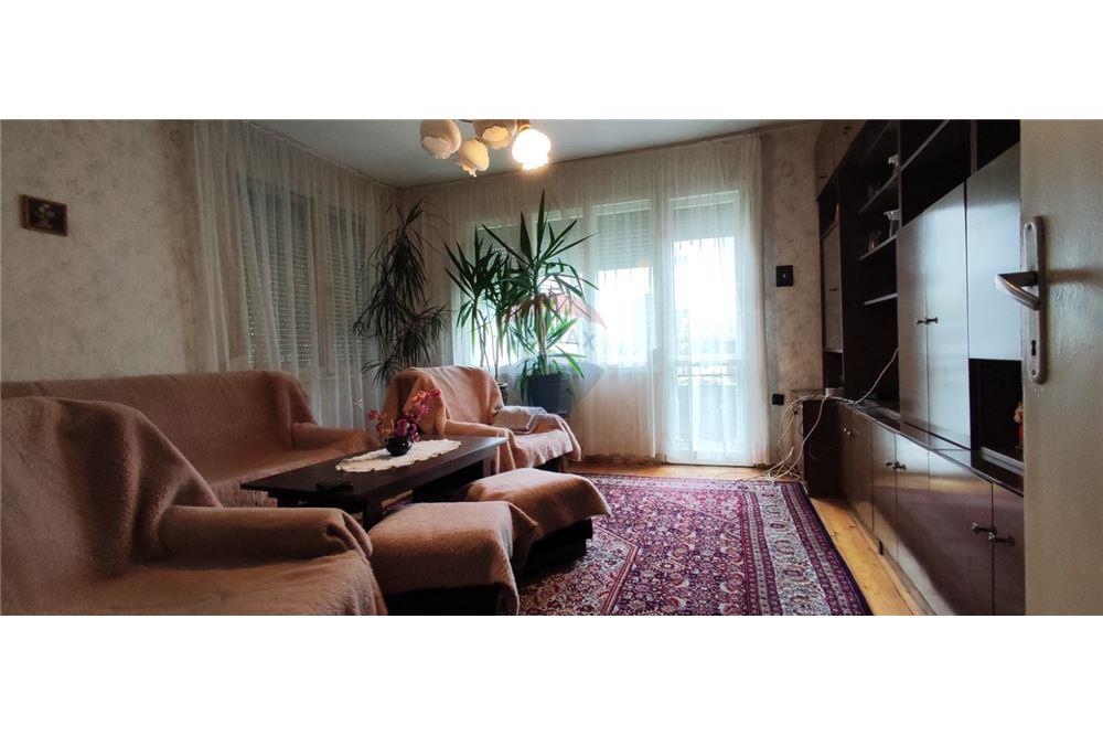 Етаж от къща - За продажба - гр. Аксаково, Област Варна, България - 4 - 360301003-181