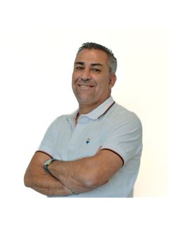 Carlos Aragon - RE/MAX Ultra