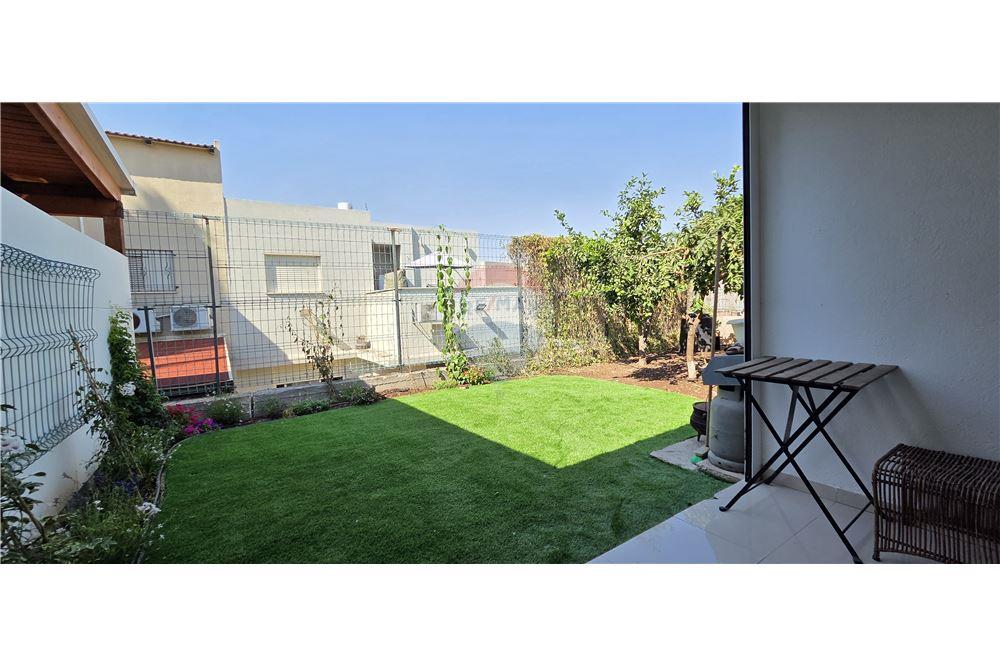 Dzīvojamais - Pilsētas savrupmāja - AHUZZAT BARAQ, Israel - HE - 6 - 830541021-500