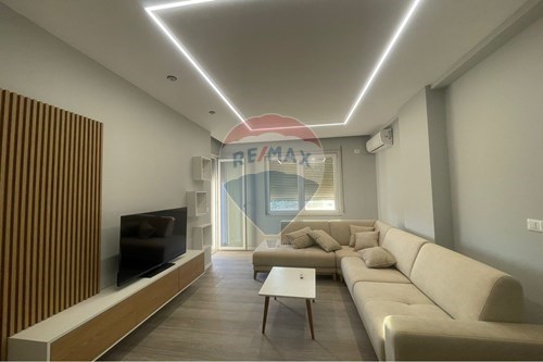 Residential - Condo/Apartment - Stacioni i Trenit, Bulevardi Zogu I, Tiranë - AL