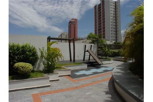 Condomínio Edifício Montparna