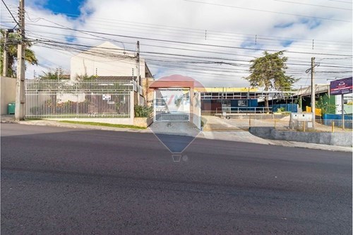Venda-Sobrado-Rua Rodolfo Bernardelli , 441  - Academia jato  - Uberaba , Curitiba , Paraná , 81580010-560441003-31