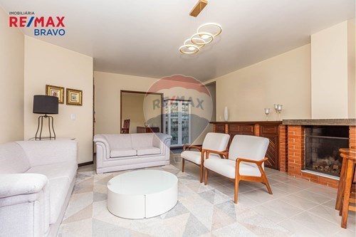 Venda-Casa-Rua João Carlos de Souza Castro , 355  - Próximo Av. das Torres  - Guabirotuba , Curitiba , Paraná , 81520-290-560371042-374