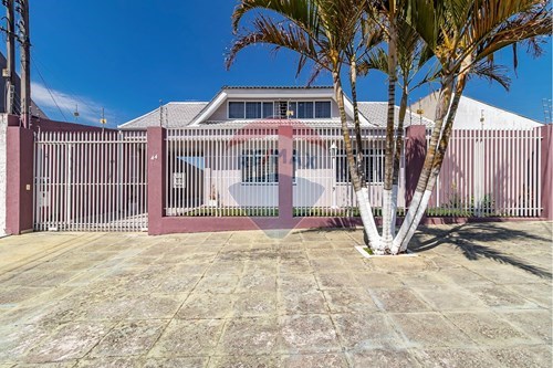 Venda-Casa-Rua Butiá , 044  - Uberaba , Curitiba , Paraná , 81560420-560471002-3
