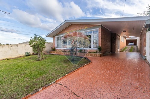 Venda-Casa-R. Cel. Francisco de Paula Moura Britto , 949  - Bacacheri , Curitiba , Paraná , 82520570-560321094-107