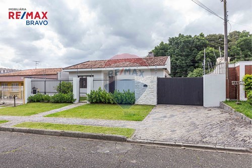 Venda-Casa Comercial-Rua João Carlos de Souza Castro , 355  - Próximo Av. das Torres  - Guabirotuba , Curitiba , Paraná , 81520-290-560371042-382