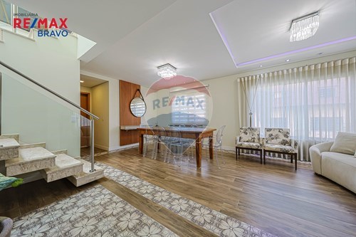 Venda-Casa de Condomínio-Rua  Capitão Leônidas Marques , 2727  - APCEFPR  - Uberaba , Curitiba , Paraná , 81550000-560371009-89