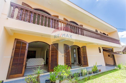 Venda-Sobrado-Rua: Humberto Higino Parolin, , 285  - Imobiliária RE/MAX Royale  - Xaxim , Curitiba , Paraná , 81710-160-560251029-30