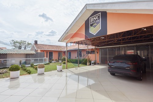 Venda-Casa-Rua Nádia Leuch Rymanski , 87  - Cajuru , Curitiba , Paraná , 82970360-560411032-46