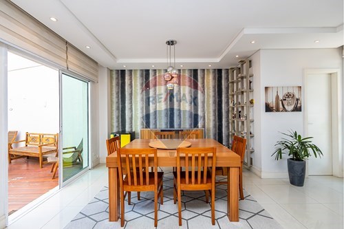 Venda-Sobrado-Manoel dos Santos da Silva , 100  - São Lourenço , Curitiba , Paraná , 82200-212-560341054-118