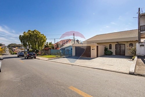 Venda-Casa-Rua Rodolfo Belz , 000  - Santa Cândida , Curitiba , Paraná , 82640570-560431025-2