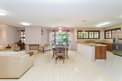 Venda-Casa-Rua da Canela , 243  - Barreirinha , Curitiba , Paraná , 82710040-560371050-302