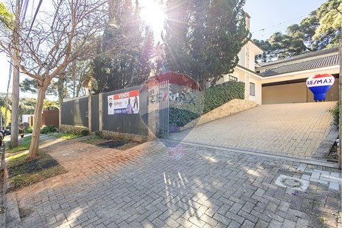 Venda-Casa-Rua Amadeu Nico , 135  - Mercadoteca  - Mossunguê , Curitiba , Paraná , 81210-195-560431007-4