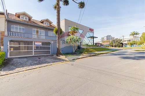 Venda-Casa Comercial-Rua Delphim Moreira , 117  - Seminário , Curitiba , Paraná , 80240520-560371002-25